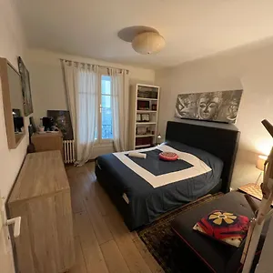 Lit Queen Size, 3mn , Biarriz Francia